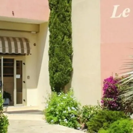 apartment Avenue Du General Bouvet Lägenhet Le Lavandou